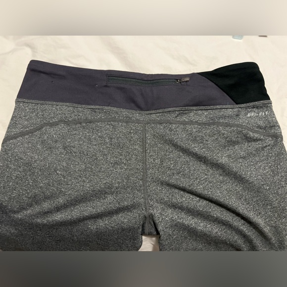 Nike || Dri-Fit leggings - Picture 4 of 5